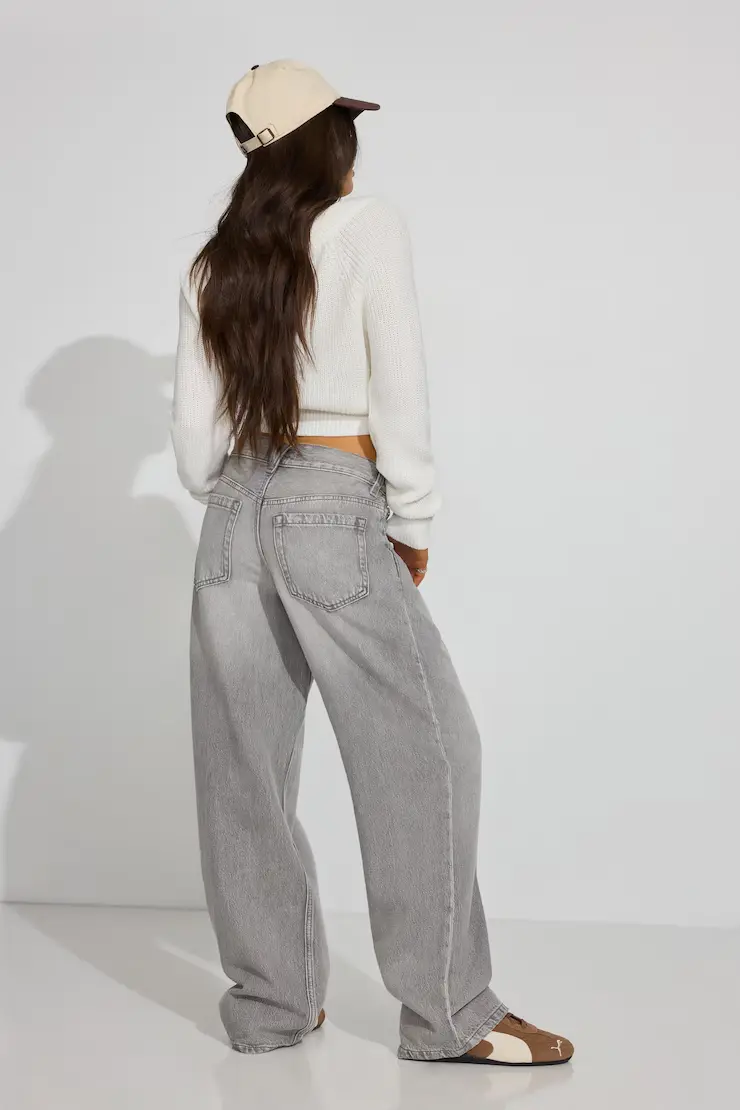 Low Rise Baggy Jeans - Image 3