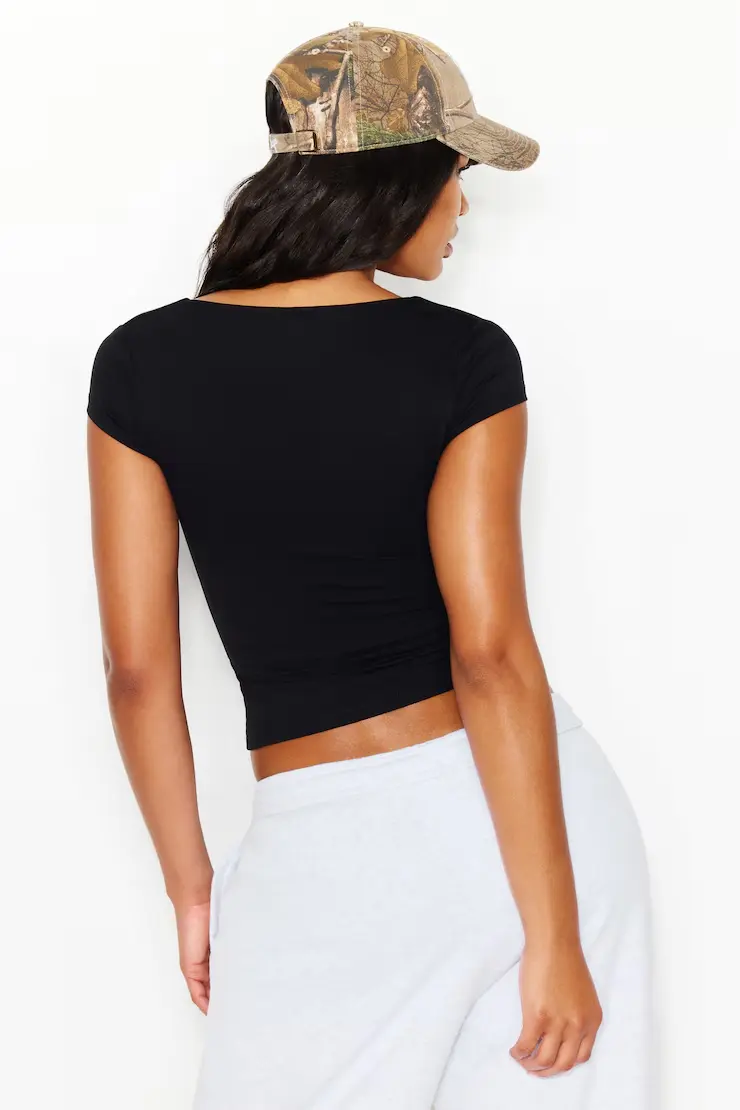 Sleek Underbust T-Shirt - Image 4