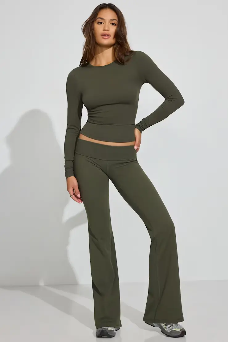 Sleek Crewneck Long Sleeve Top - Image 2