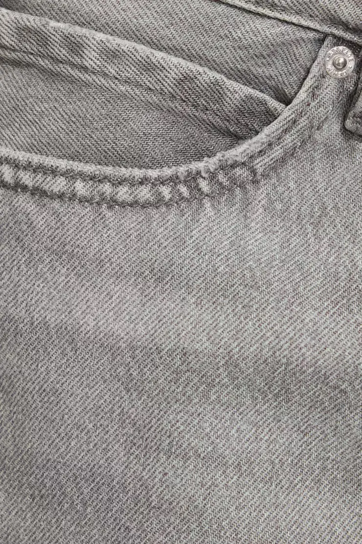 Low Rise Baggy Jeans - Image 4